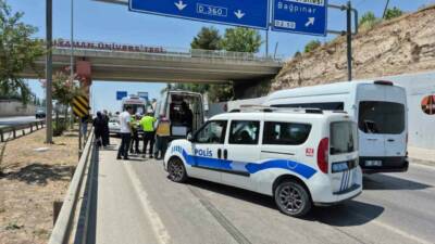 Adıyaman’da hasta nakil aracının arızalanarak duran otomobile çarpması sonucu bir