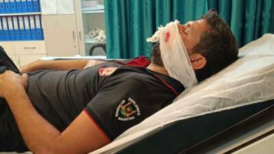 Şanlıurfa’nın Birecik ilçesinde itfaiye aracının lastiğinin hava basılırken patlaması sonucu