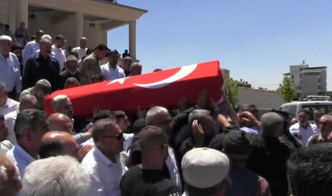 Siirt’in Şirvan Belediye Başkanı Necat Cellek, son yolculuğuna uğurlandı.