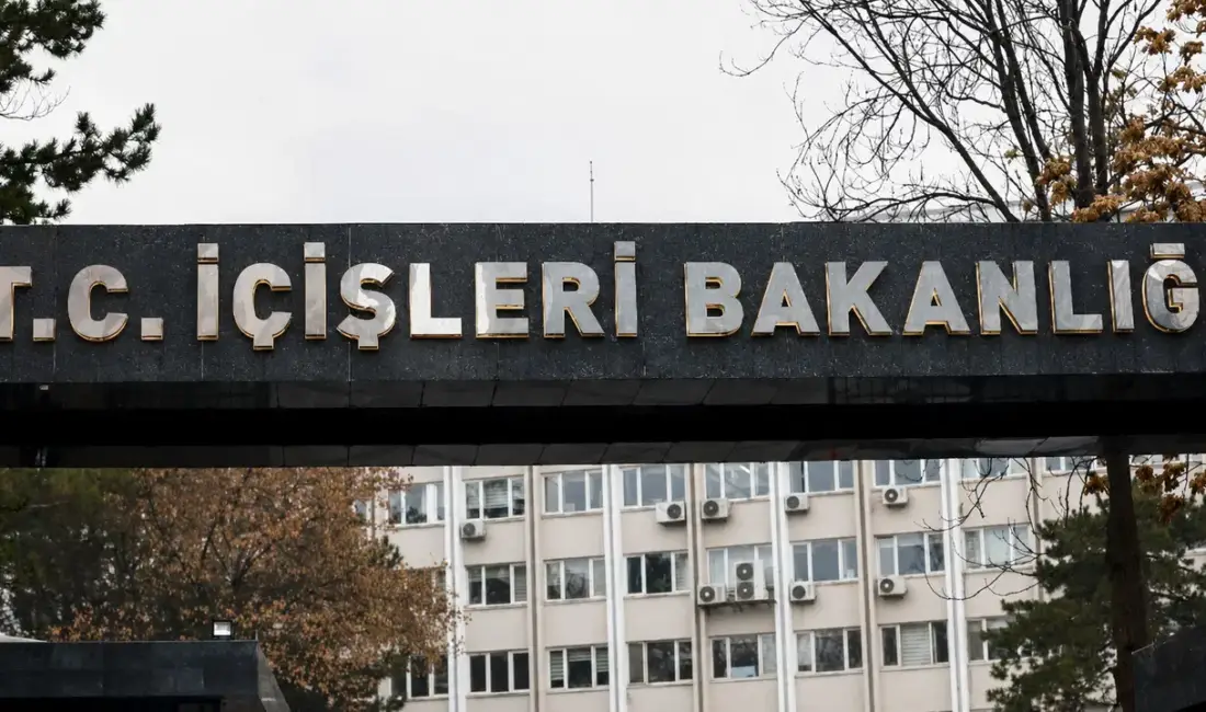 İçişleri Bakanlığı, haklarında uluslararası ve ulusal seviyede arama kararı bulunan