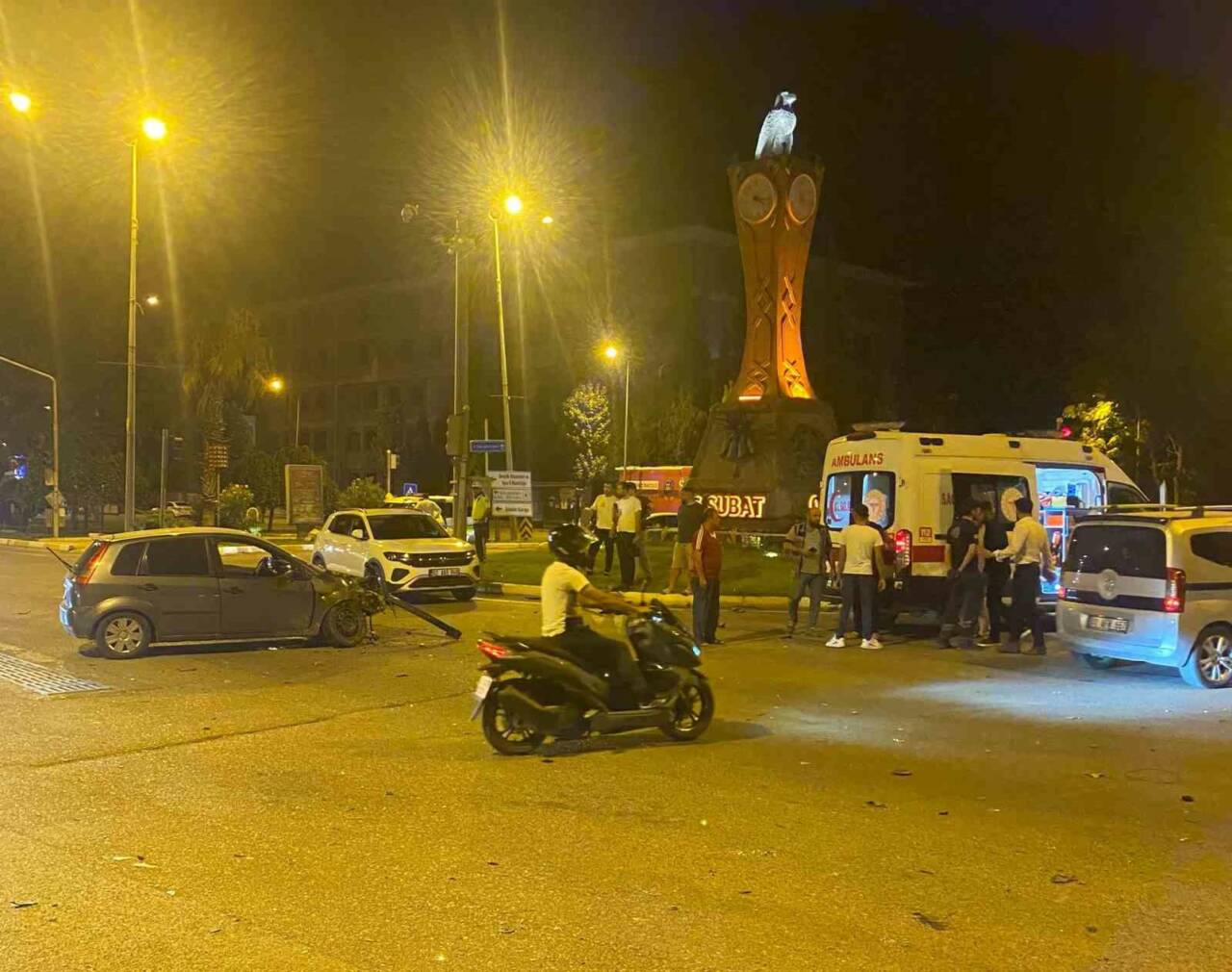 Adıyaman’da iki otomobilin çarpışması sonucu meydana gelen kazada 1 kişi