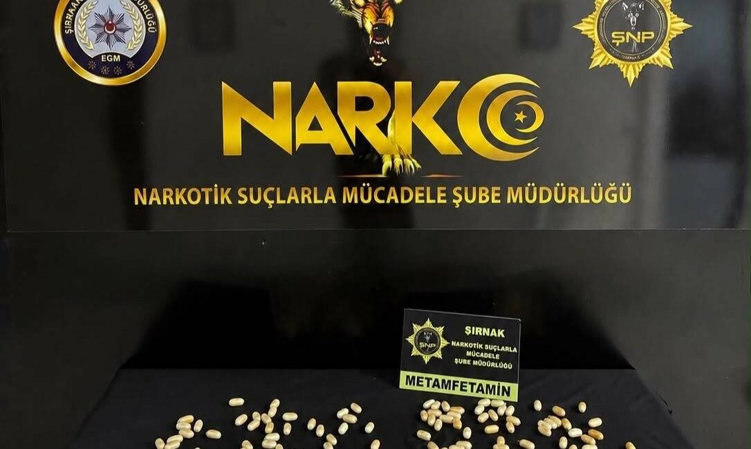 Şırnak'ta, İran uyruklu iki kişinin midesinden 939,26 gram metamfetamin ele