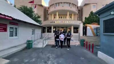 Şanlıurfa'da telefonda kendilerini kamu görevlisi olarak tanıtarak dolandırıcılık yapan 3