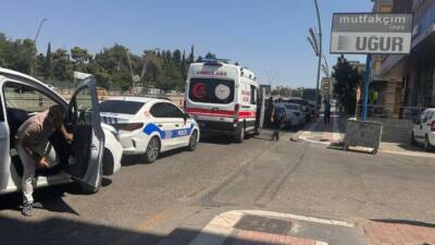 Şanlıurfa’da kontrolden çıkarak devrilen motosikletin sürücüsü yaralandı.