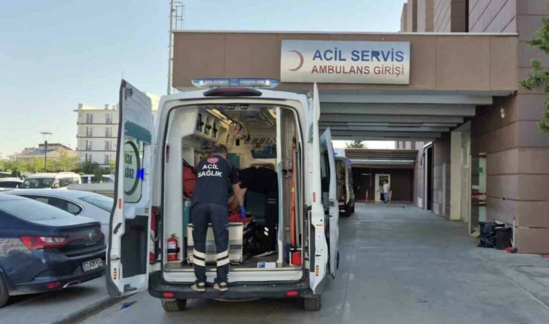 Adıyaman’da, faaliyet gösteren bir fabrikada kumaş tıraşlama makinesine elini kaptıran