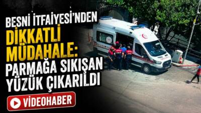 Besni Belediyesi İtfaiye Müdürlüğü ekipleri, ambulansla müdürlük önüne getirilen S.K.