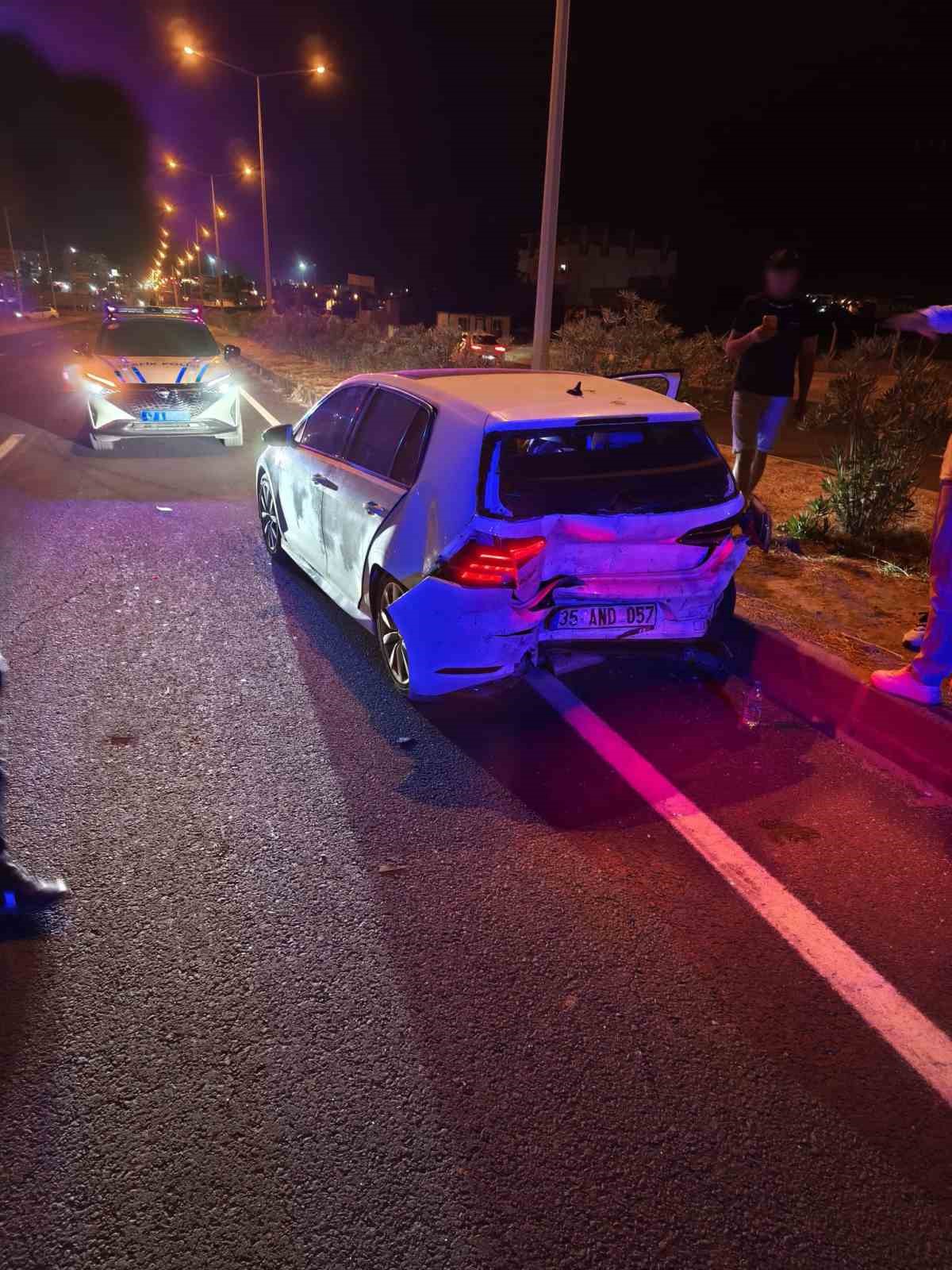 Mardin’in Nusaybin ilçesinde iki otomobilin çarpışması sonucu meydana gelen trafik