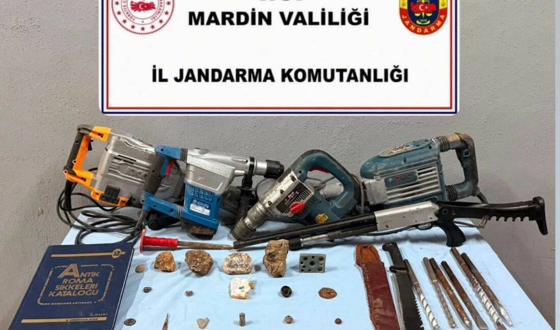 Mardin’de jandarma ekiplerince düzenlenen tarihi eser kaçakçılığı ve yasa dışı