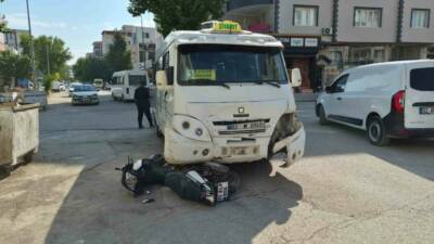 Adıyaman’da şehir içi minibüsü ile motosikletin çarpıştığı trafik kazasında 1