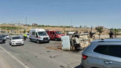 Adıyaman’da otomobilin refüje çarparak takla atması sonucu 1 kişi yaralandı.