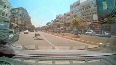 Şanlıurfa'da, ana caddeye dönüş yapan bir otomobile arkadan çarpan motosikletin