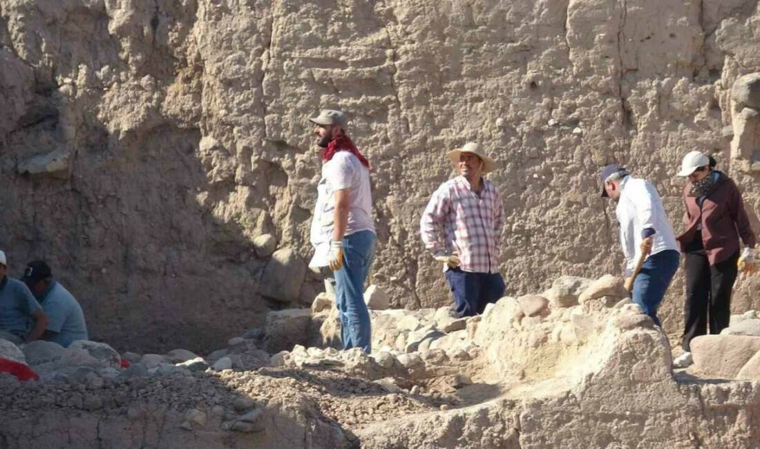 Oylum Höyük’te 38. kazı sezonu başladı Kilis Oylum Höyük’te 38. kazı sezonu başladı. Gaziantep Üniversitesi Kazı