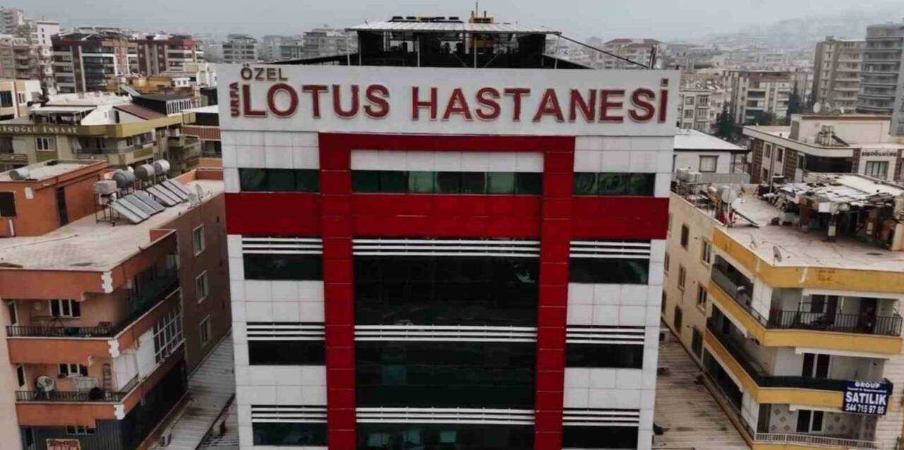 Şanlıurfa'nın Özel Lotus Hastanesi'nde sezaryenle doğum yapan Edanur Yaman, fenalaşarak