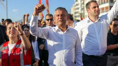 CHP Genel Başkanı Özgür Özel, yeni parti tartışmalarına ilişkin önemli