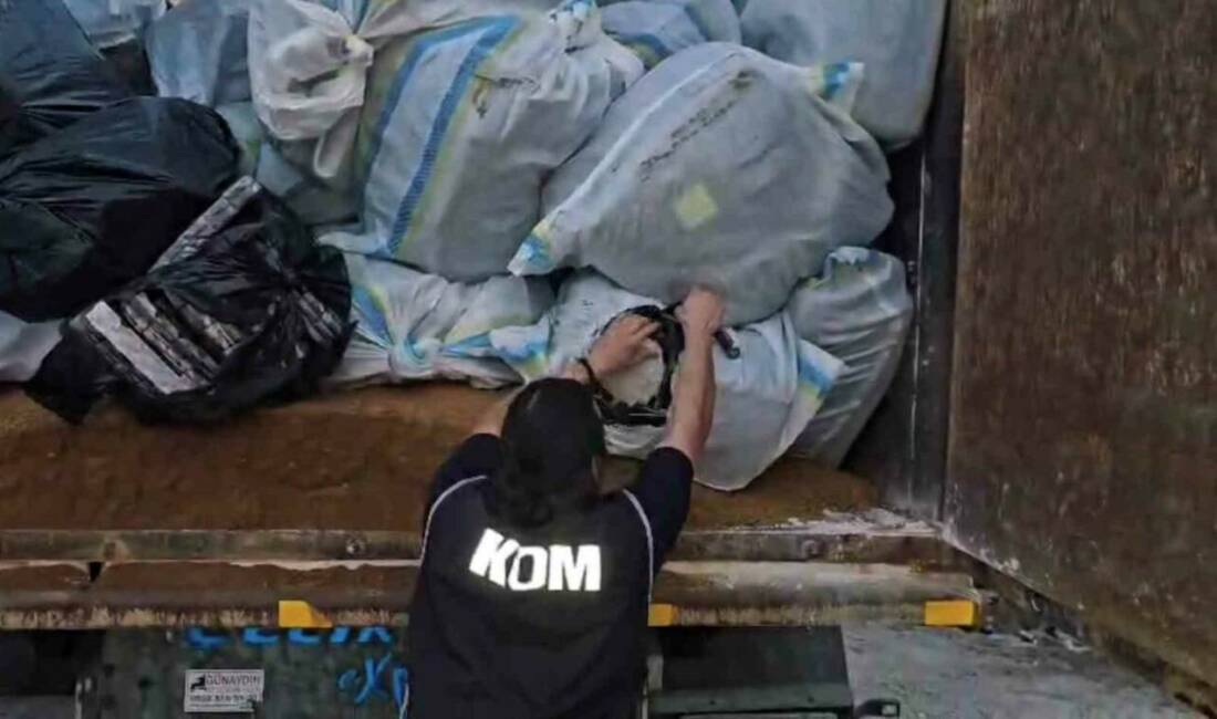 Şanlıurfa’da 3 buçuk milyon liralık kaçak sigara operasyonu Şanlıurfa’da polis ekipleri tarafından gerçekleştirilen operasyonda piyasa değeri 3 buçuk