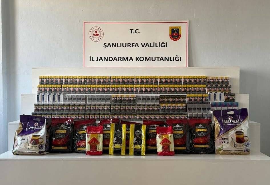 Şanlıurfa’da gümrük kaçağı ürünler ele geçirildi Şanlıurfa’nın Viranşehir ilçesinde jandarma ekipleri tarafından gerçekleştirilen yol kontrollerinde gümrük