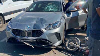 Şanlıurfa’nın Akçakale ilçesinde otomobil ile motosikletin çarpışması sonucu 2 kişi