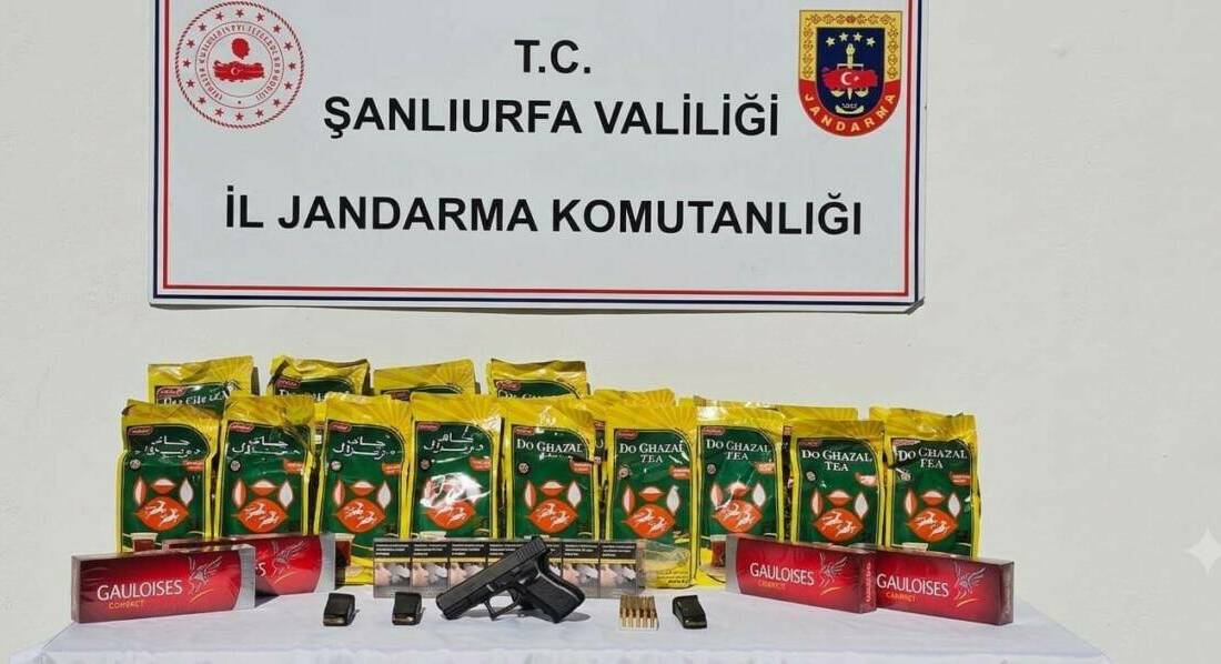 Şanlıurfa’nın Ceylanpınar ilçesinde düzenlenen operasyonda ruhsatsız tabanca ile kaçak sigara