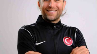Türkiye Taekwondo Federasyonu bünyesinde uzun yıllar milli takım antrenörü olarak