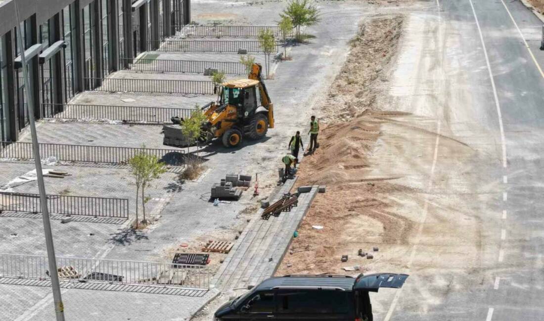 Şehitkamil’de kaldırımlar yenileniyor Şehitkamil Belediyesi tarafından Beylerbeyi, Kayaönü, Umut ve İbrahimli mahallelerinde yürütülen
