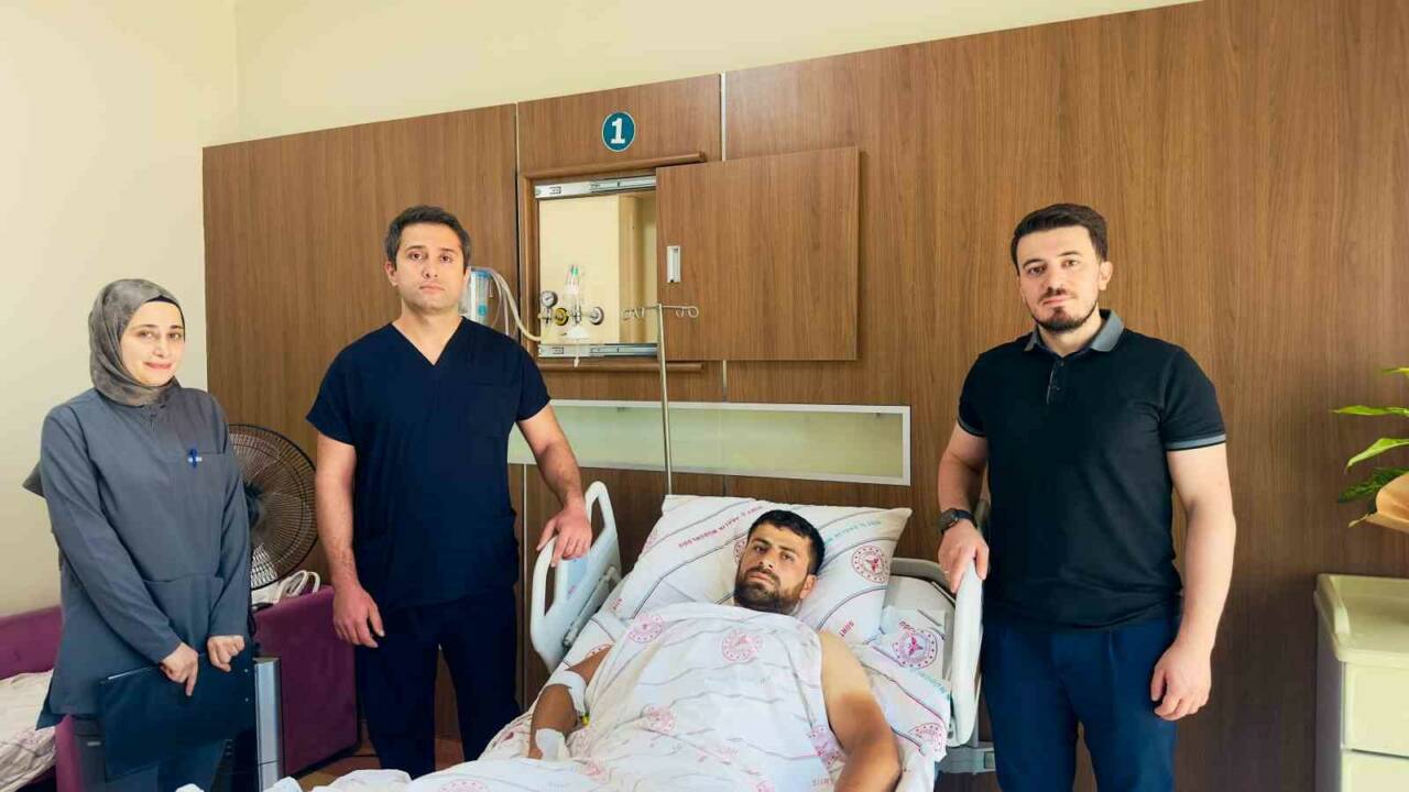 Siirt’te çalıştığı sırada beton mikserine bacağını kaptırarak ağır yaralanan 35