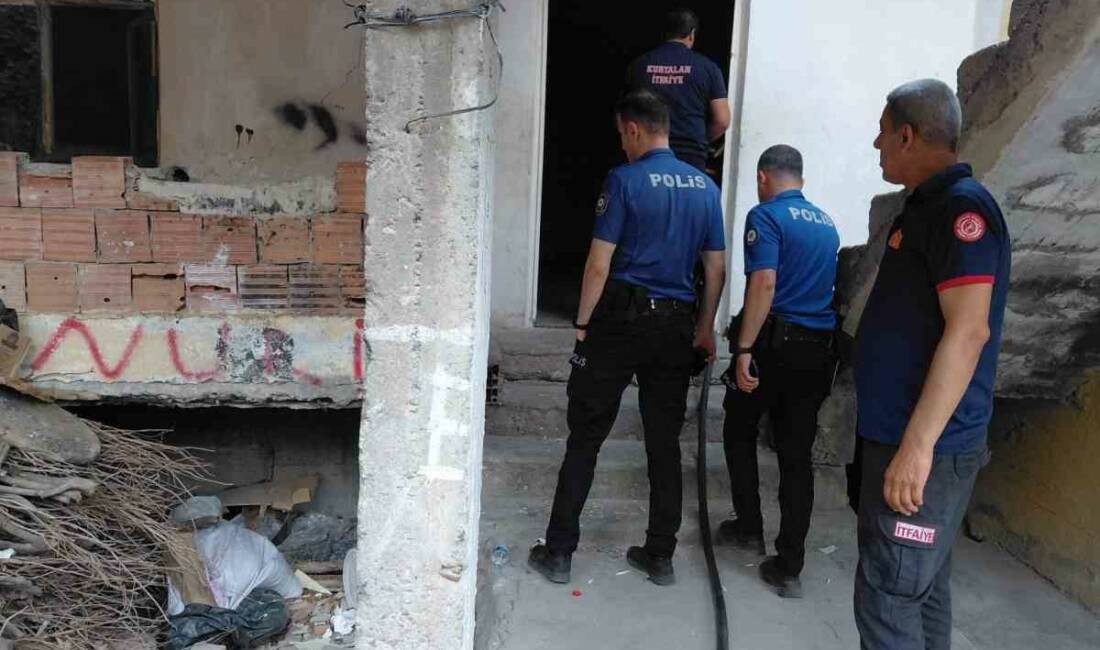 Siirt’te metruk binada yangın Siirt’in Kurtalan ilçesinde metruk binada çıkan yangın, itfaiyenin müdahalesiyle söndürüldü.