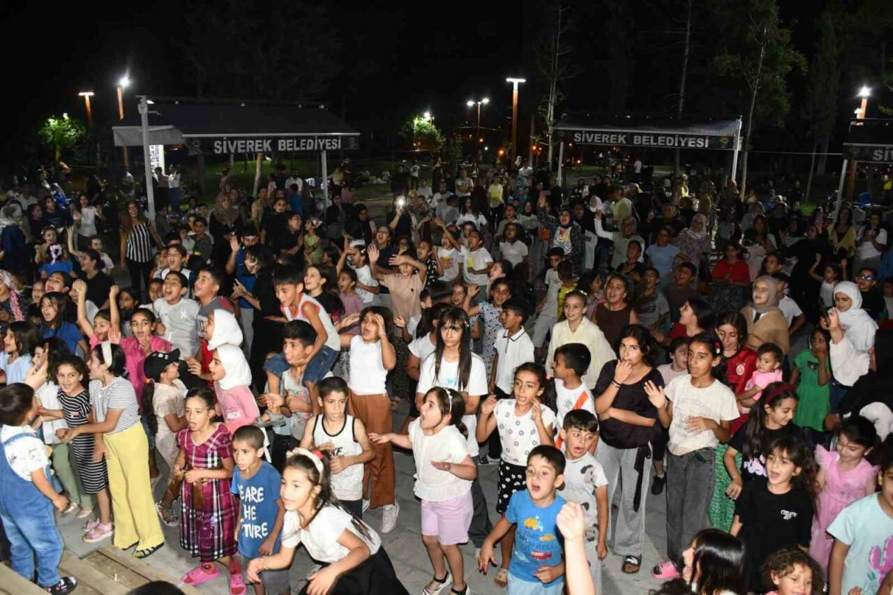 Siverek ilçesinde düzenlenen Çocuk ve Spor Karnavalı, yoğun katılımla gerçekleştirildi