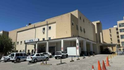 Şanlıurfa’nın Siverek ilçesinde otomobilin traktöre çarpması sonucu meydana gelen trafik
