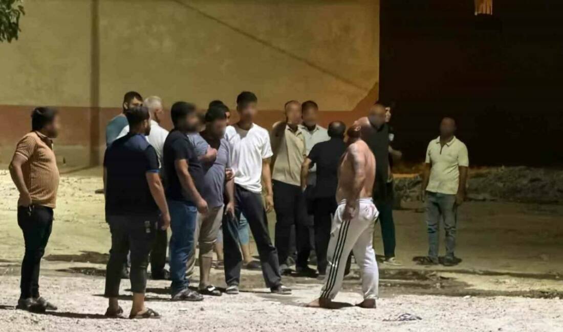 Suruç’ta bıçaklı kavga:3 yaralı Şanlıurfa’nın Suruç ilçesinde yabancı uyruklu iki grup arasında yaşanan bıçaklı