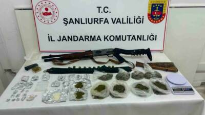 Şanlıurfa’nın Suruç ilçesinde düzenlenen uyuşturucu operasyonunda 1 şahıs gözaltına alındı.