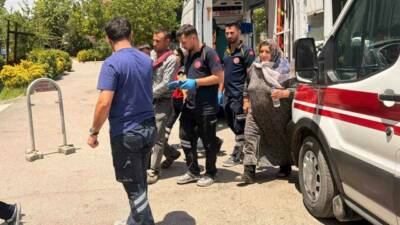 Adıyaman’ın Kahta ilçesinde sürücüsünün direksiyon hakimiyetini kaybettiği otomobilin takla atması