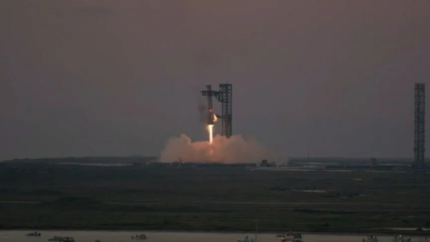 Elon Musk'ın CEO'su olduğu SpaceX, dünyanın en güçlü roketi olarak