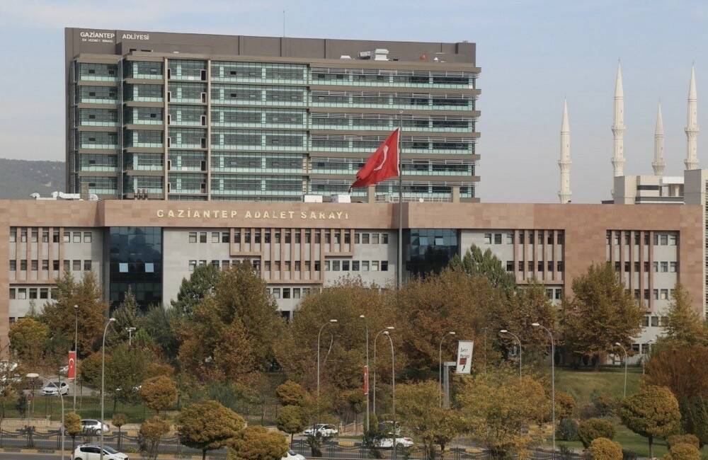 Gaziantep’te, trafikte önüne geçtiği iddiasıyla aralarında husumet başlayan akrabalar arasında