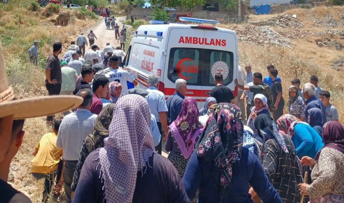 Adıyaman’ın Tut ilçesinde virajı alamayan traktörün takla atması sonucu 1