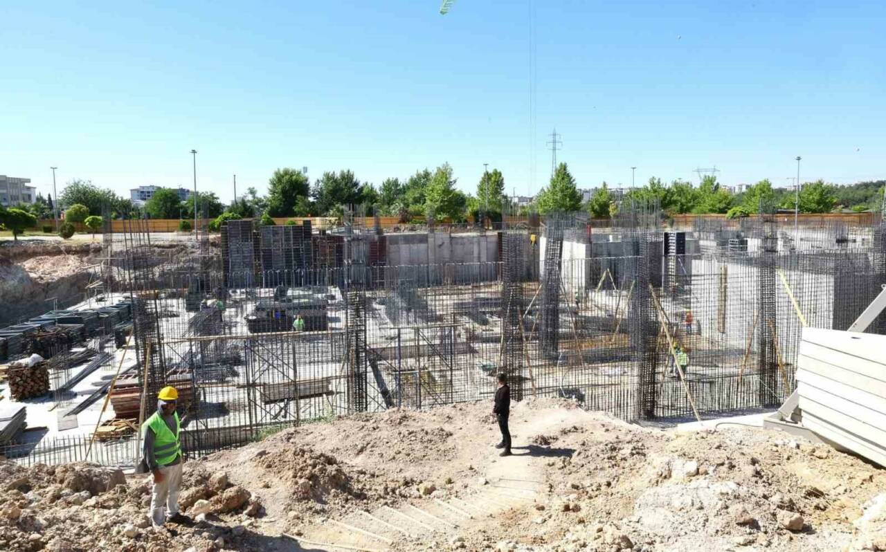 Adıyaman Valisi Abdullah Küçük, Sümerevler Mahallesi Eğri Çayı Parkı içerisinde