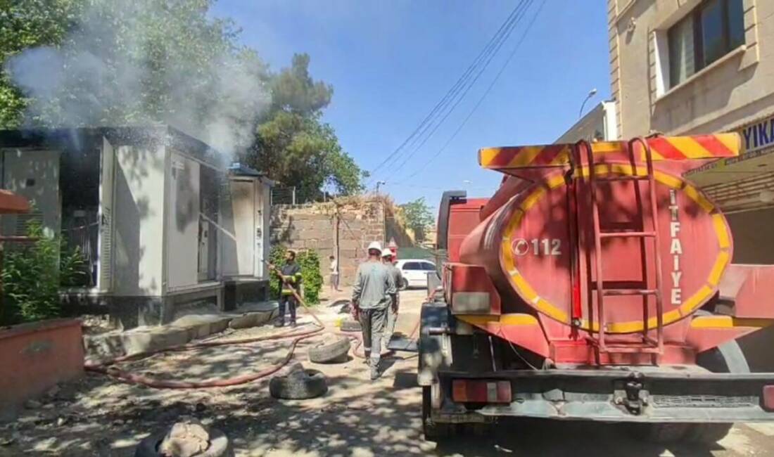 Viranşehir’de trafo yangını korkuttu Şanlıurfa’da cadde üzerindeki trafoda çıkan yangın mahalle sakinlerine korku dolu