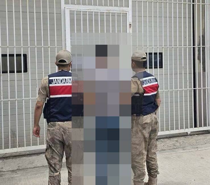 Yakıt çalma suçundan aranan şahıs yakalandı Şanlıurfa’da yakıt çalma suçundan aranan şahıs jandarma ekipleri tarafından yakalandı.