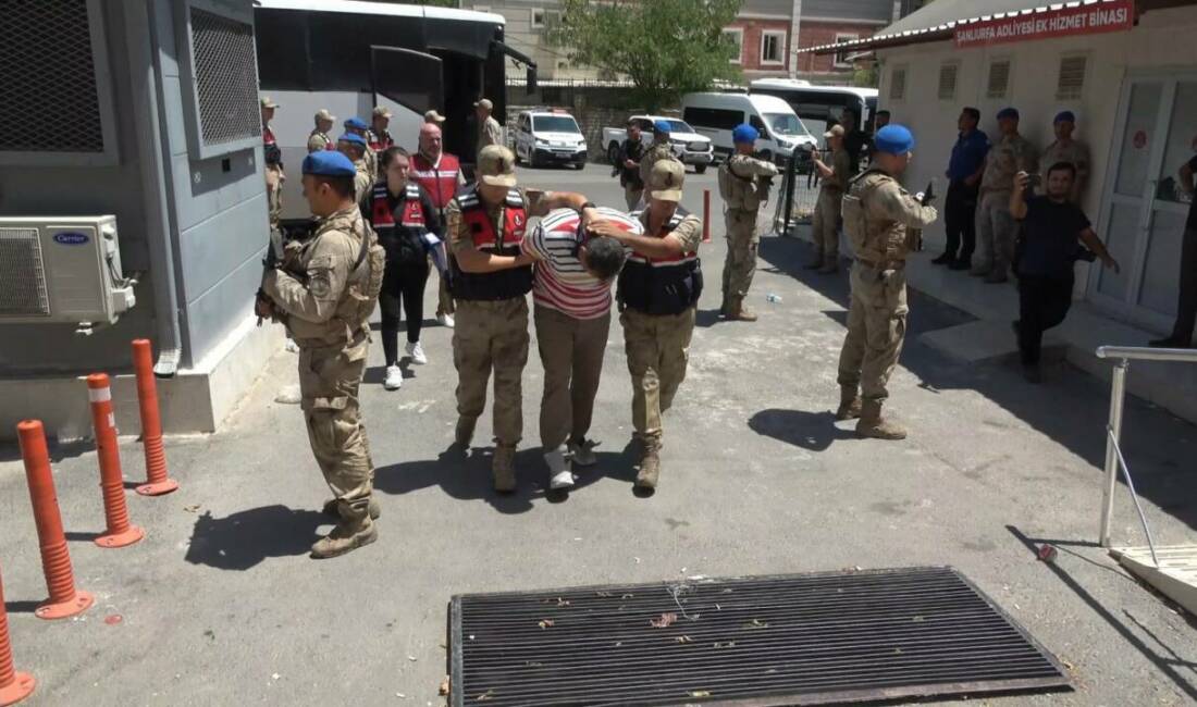 Şanlıurfa’da altın sevkiyatı yapan araca yönelik gerçekleştirilen silahlı gasp olayına