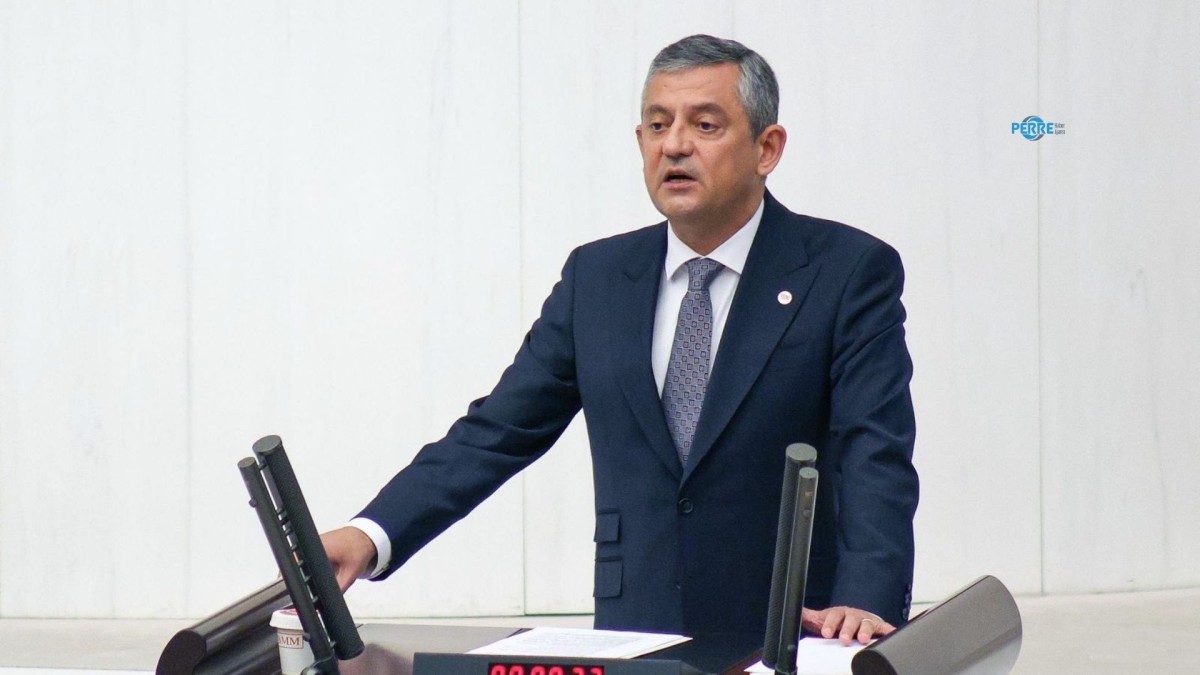 Özel’den ‘Çerçeve Yasa’ya destek: ‘Metne kefil değiliz ama barışın önünde duran taraf olmayacağız’