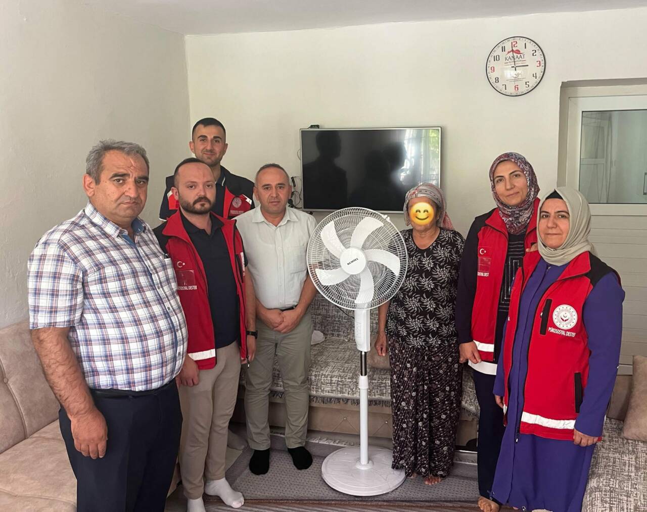 Besni’de “Çınarlara Nefes Ol” Projesiyle Yaşlılara Vantilatör Desteği