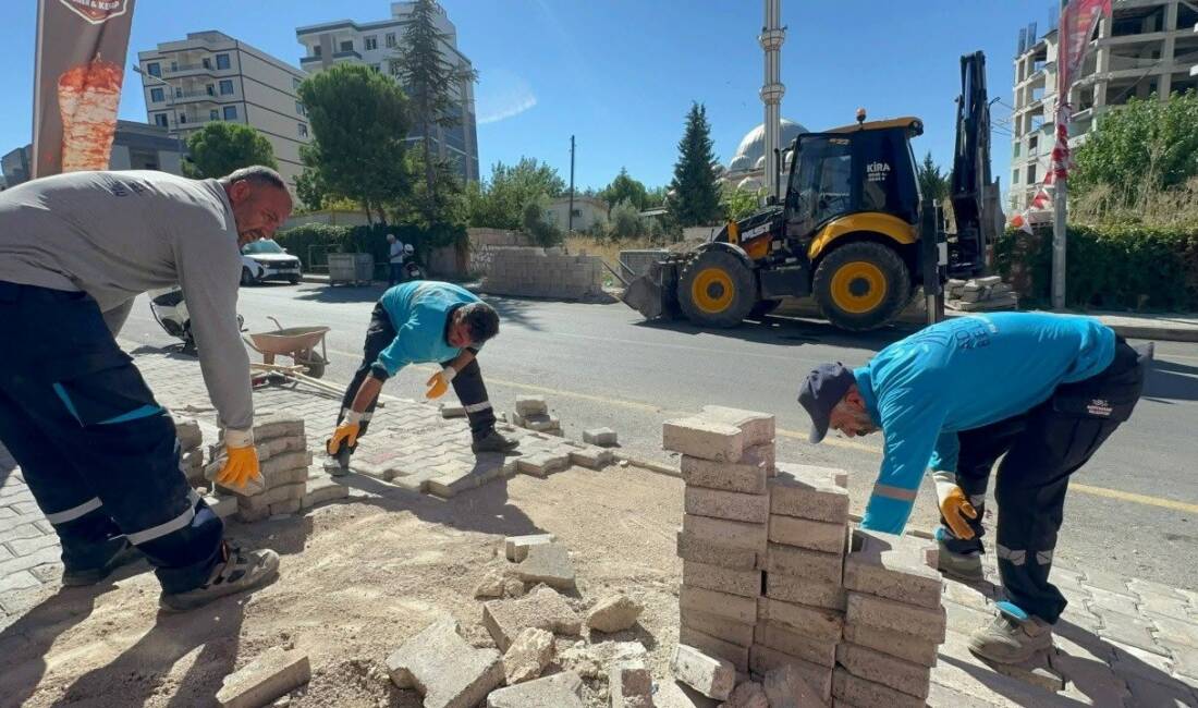 Adıyaman Belediyesi Fen İşleri Müdürlüğü ekipleri, kent genelinde ulaşım konforunu