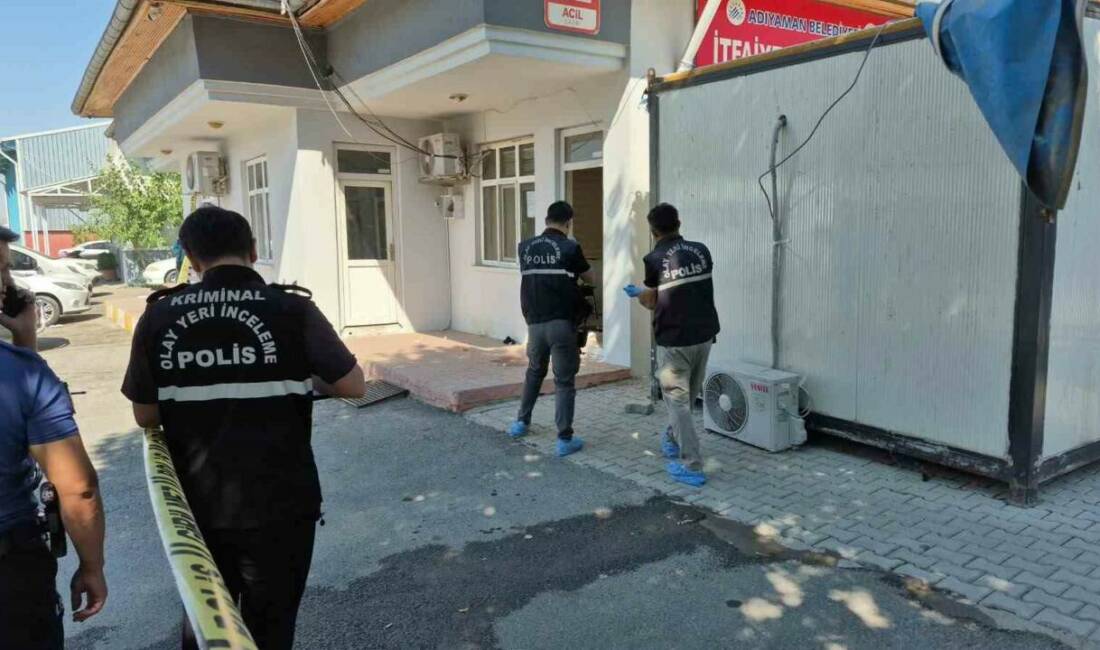 Adıyaman Belediyesi Ek Hizmet Binası bahçesinde 3 kişinin yaralandığı silahlı