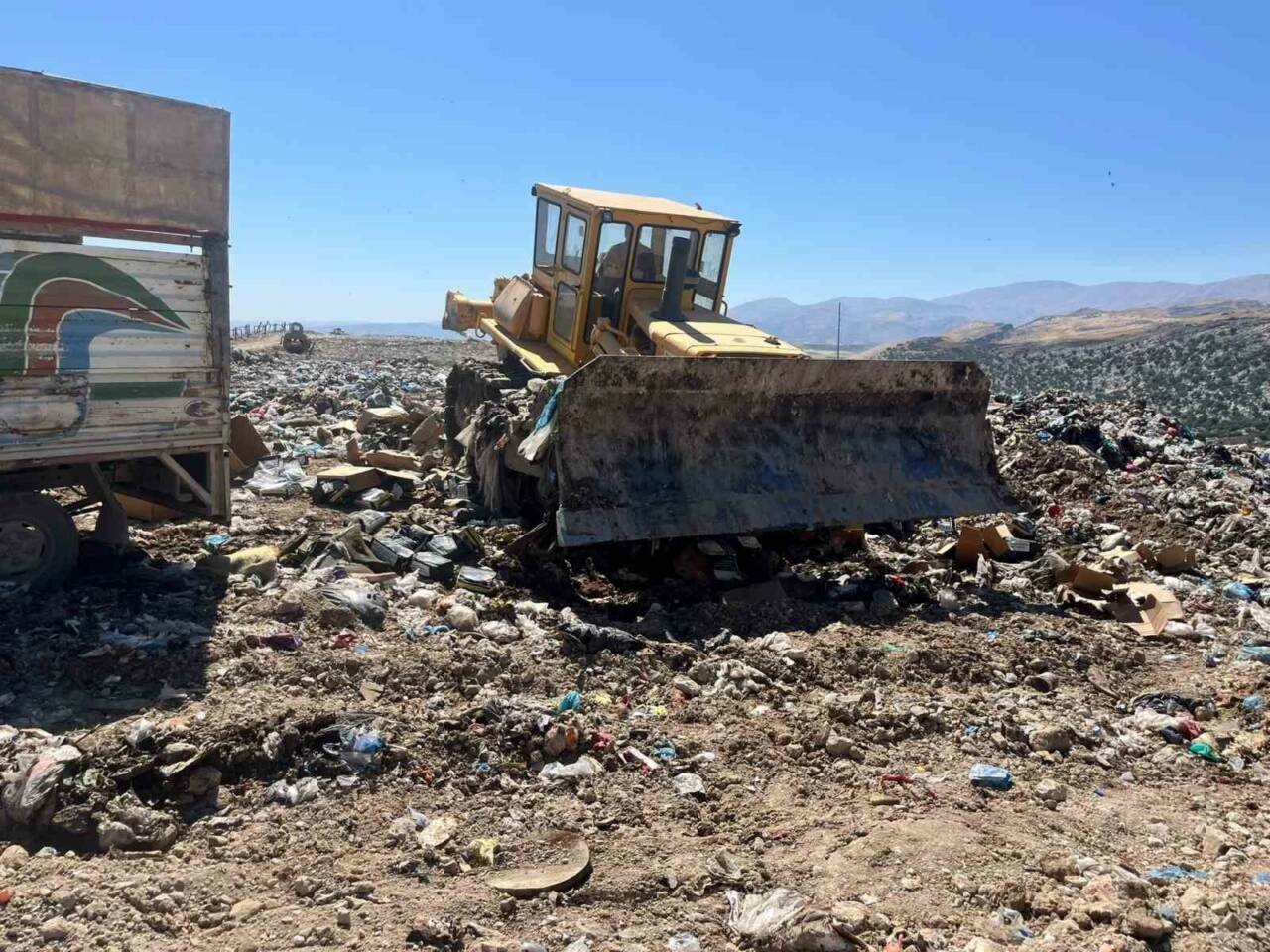 Adıyaman’da 7 ton kaçak nargile tütünü imha edildi