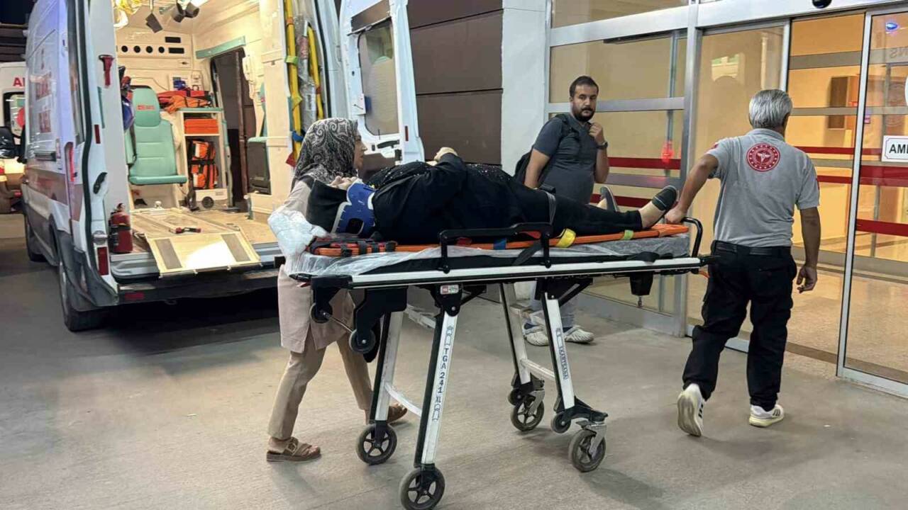 Adıyaman’da iki otomobil çarpıştı: 4 yaralı