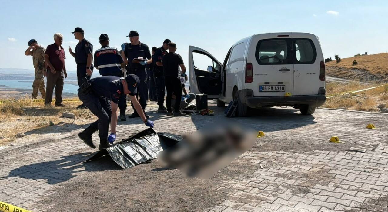 Adıyaman’da, dağ başında bulunan bir mezarlık yanında silahla vurulmuş erkek