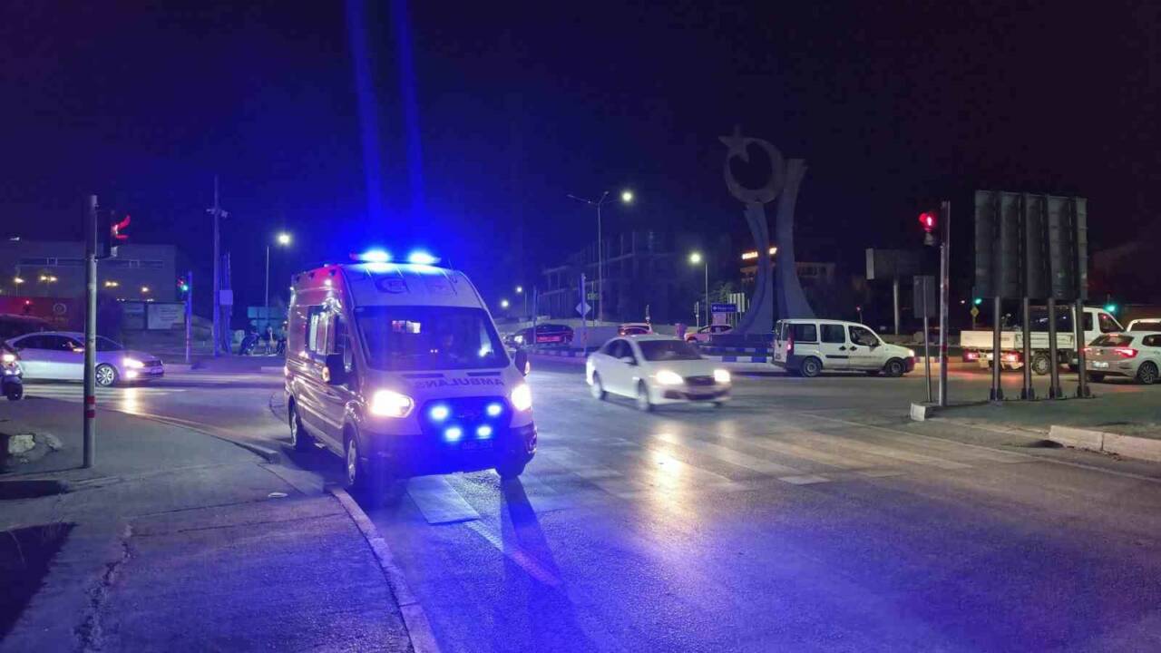 Adıyaman’da, sürücüsünün direksiyon hakimiyetini kaybettiği motosikletin devrilmesi sonucu 1 kişi