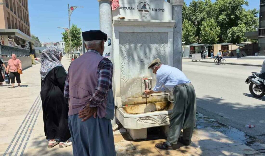 Kavurucu ve bunaltıcı sıcakların etkili olduğu Adıyaman’da vatandaşlar serinlemek için