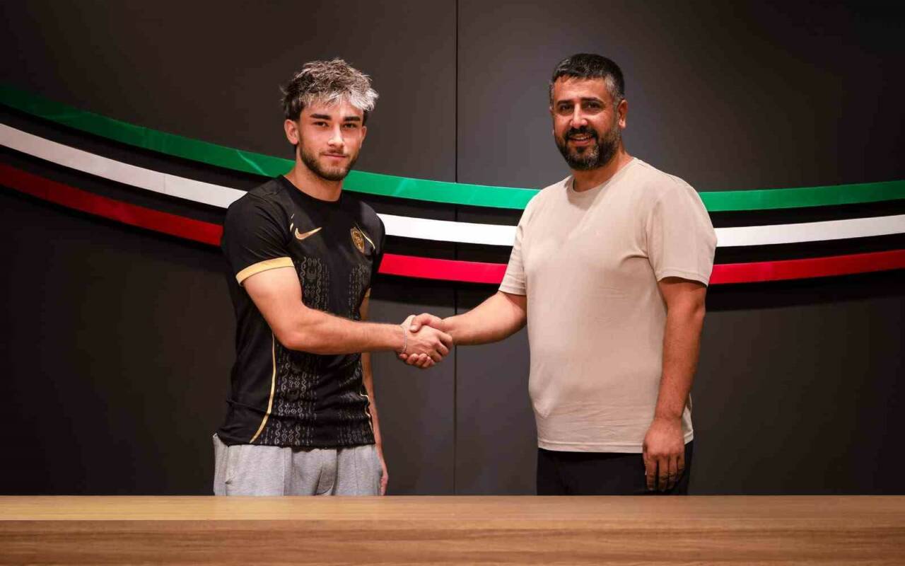 Amed Sportif Faaliyetler, Galatasaray’dan Ali Turap Bülbül’ü transfer etti.