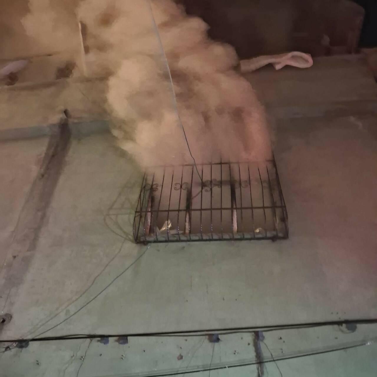 Siirt’te eşiyle tartıştığı iddia edilen bir kişi, sinirlenerek yaşadığı evi