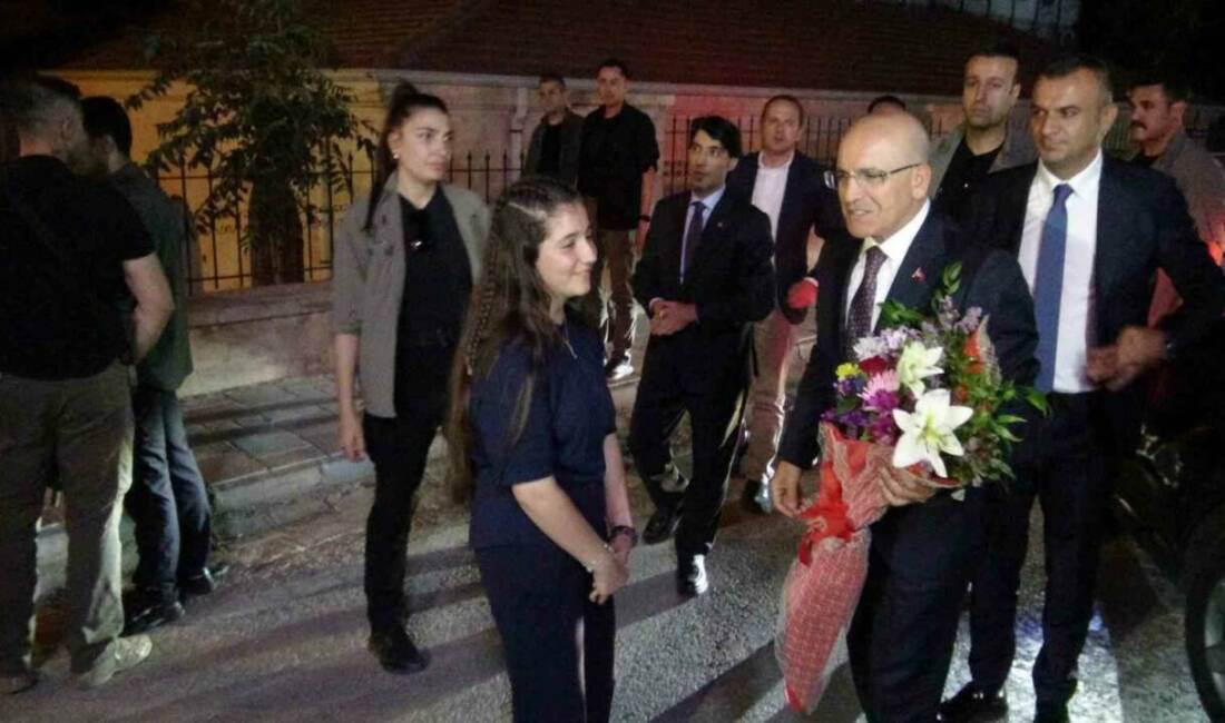 Batman’ın Gercüş ilçesinde Hazine ve Maliye Bakanı Mehmet Şimşek, Sokak
